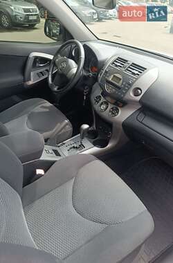 Внедорожник / Кроссовер Toyota RAV4 2006 в 