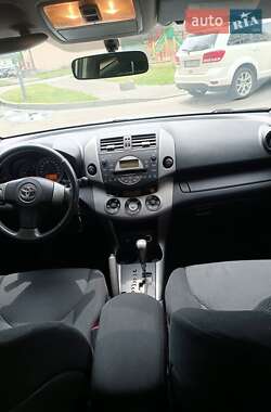 Внедорожник / Кроссовер Toyota RAV4 2006 в 