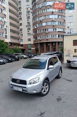 Внедорожник / Кроссовер Toyota RAV4 2006 в 
