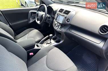 Внедорожник / Кроссовер Toyota RAV4 2011 в 