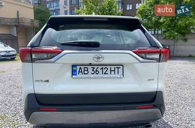 Внедорожник / Кроссовер Toyota RAV4 2020 в 