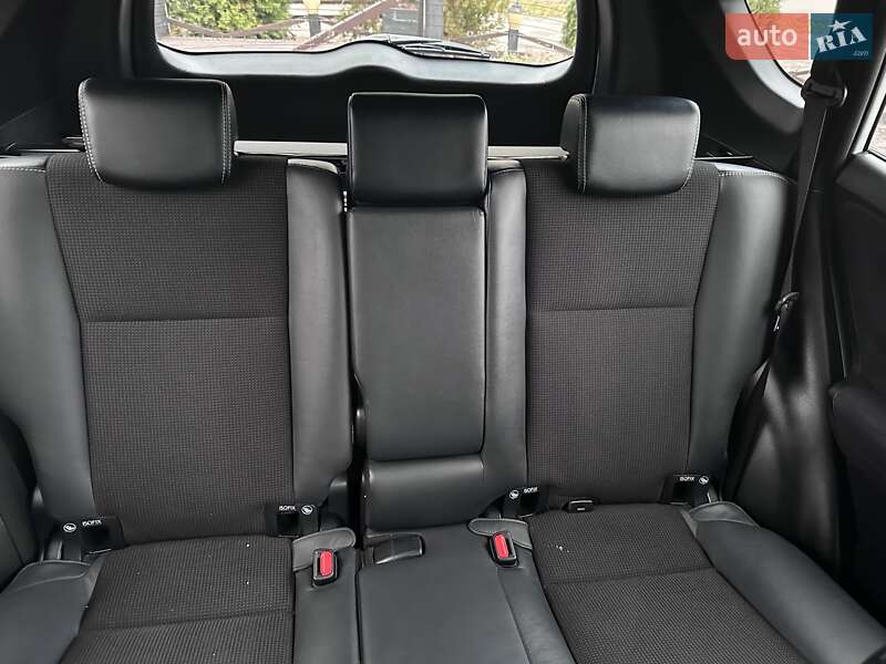Позашляховик / Кросовер Toyota RAV4 2015 в Сумах