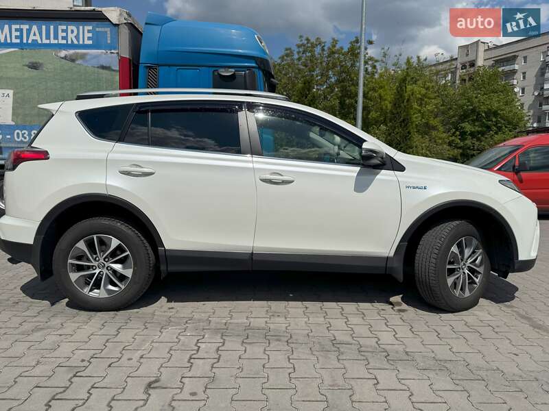 Внедорожник / Кроссовер Toyota RAV4 2017 в Житомире