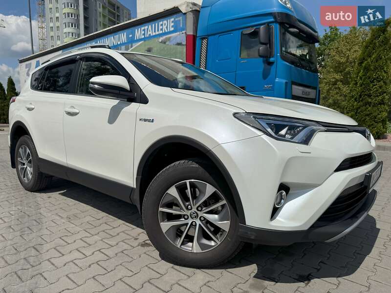 Внедорожник / Кроссовер Toyota RAV4 2017 в Житомире