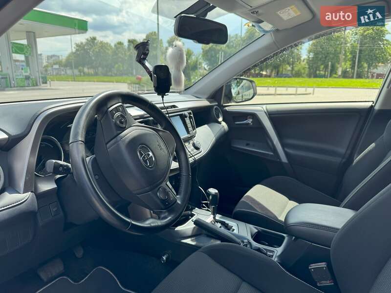 Внедорожник / Кроссовер Toyota RAV4 2017 в Житомире