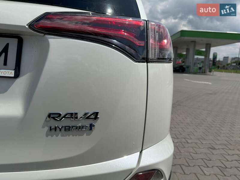 Внедорожник / Кроссовер Toyota RAV4 2017 в Житомире