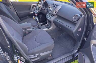 Внедорожник / Кроссовер Toyota RAV4 2006 в 