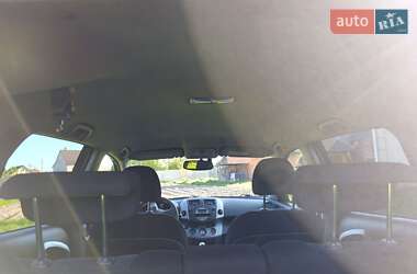 Внедорожник / Кроссовер Toyota RAV4 2006 в 