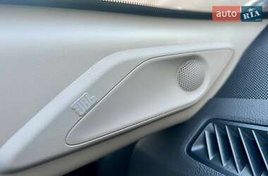 Позашляховик / Кросовер Toyota RAV4 2020 в 