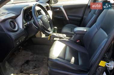 Внедорожник / Кроссовер Toyota RAV4 2015 в 