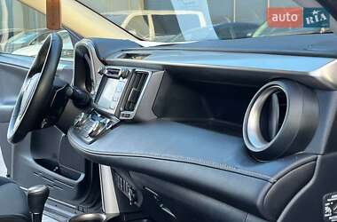 Внедорожник / Кроссовер Toyota RAV4 2014 в 