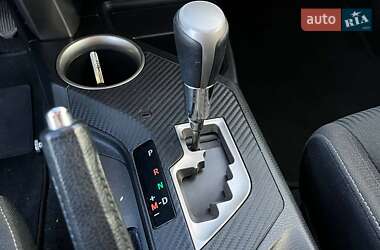 Внедорожник / Кроссовер Toyota RAV4 2014 в 