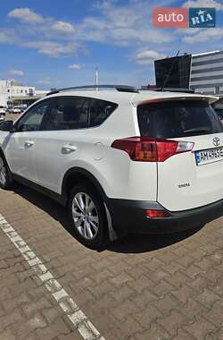 Внедорожник / Кроссовер Toyota RAV4 2013 в 