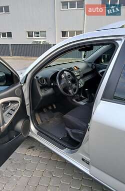 Позашляховик / Кросовер Toyota RAV4 2008 в 