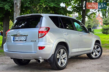Позашляховик / Кросовер Toyota RAV4 2010 в 