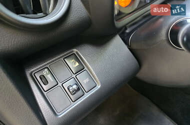 Позашляховик / Кросовер Toyota RAV4 2010 в 