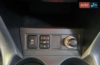 Позашляховик / Кросовер Toyota RAV4 2010 в 
