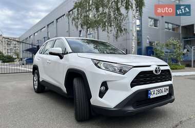 Внедорожник / Кроссовер Toyota RAV4 2020 в Киеве