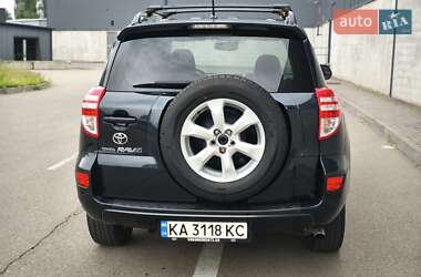 Позашляховик / Кросовер Toyota RAV4 2010 в 