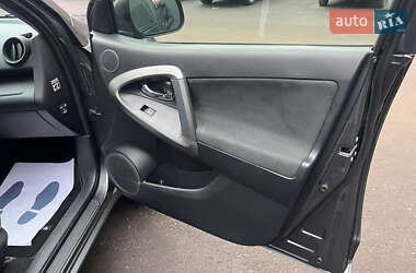 Позашляховик / Кросовер Toyota RAV4 2011 в 