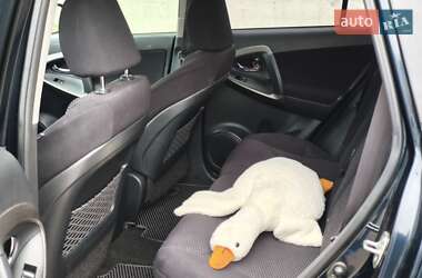 Позашляховик / Кросовер Toyota RAV4 2010 в 