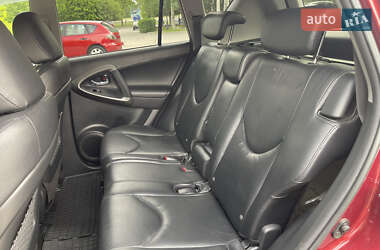 Внедорожник / Кроссовер Toyota RAV4 2010 в 