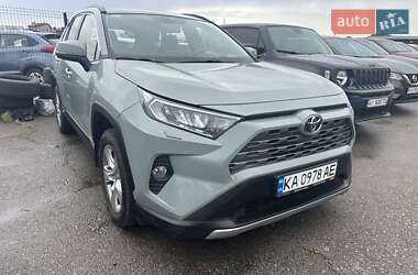 Внедорожник / Кроссовер Toyota RAV4 2019 в Киеве