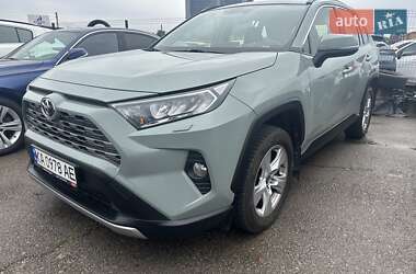Внедорожник / Кроссовер Toyota RAV4 2019 в 