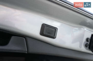Внедорожник / Кроссовер Toyota RAV4 2020 в 