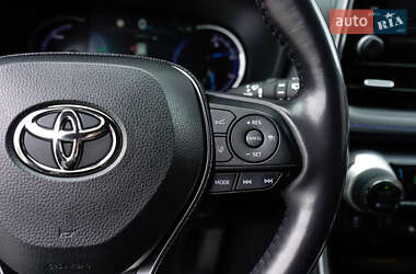 Внедорожник / Кроссовер Toyota RAV4 2020 в 