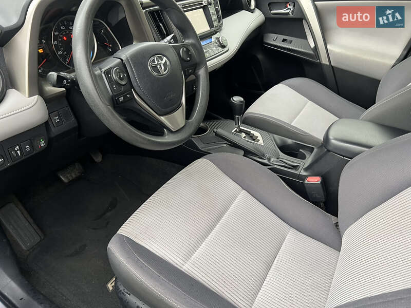 Внедорожник / Кроссовер Toyota RAV4 2015 в Киеве