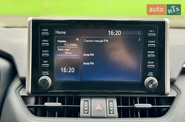 Позашляховик / Кросовер Toyota RAV4 2020 в 