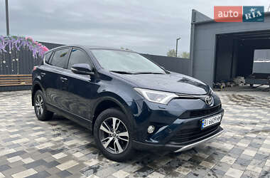Внедорожник / Кроссовер Toyota RAV4 2017 в Полтаве