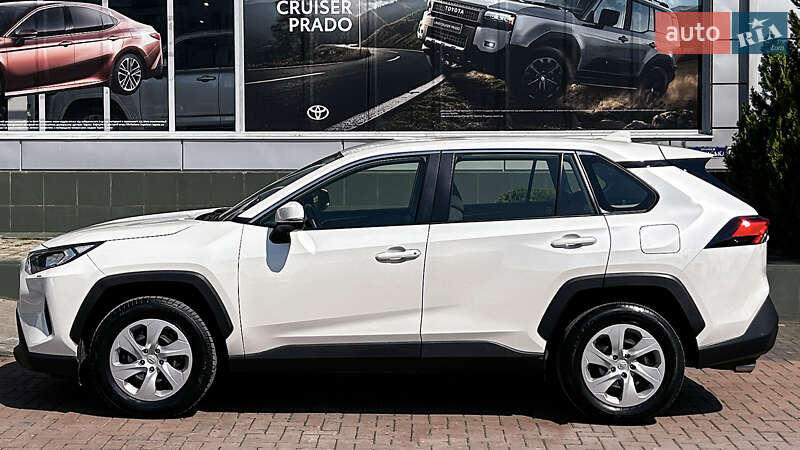 Внедорожник / Кроссовер Toyota RAV4 2021 в Черновцах