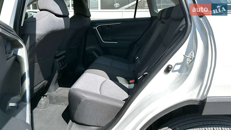 Внедорожник / Кроссовер Toyota RAV4 2021 в Черновцах