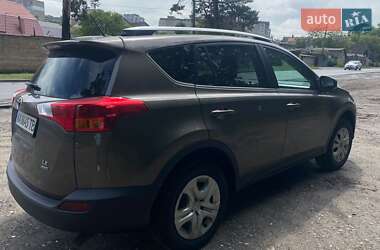 Внедорожник / Кроссовер Toyota RAV4 2014 в 