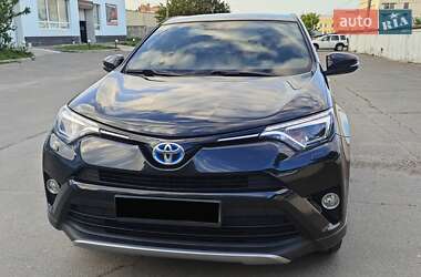 Внедорожник / Кроссовер Toyota RAV4 2018 в 