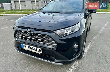 Позашляховик / Кросовер Toyota RAV4 2020 в 