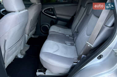 Внедорожник / Кроссовер Toyota RAV4 2006 в 