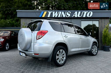 Внедорожник / Кроссовер Toyota RAV4 2006 в 
