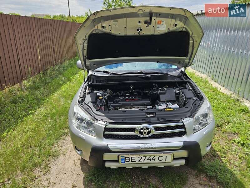 Позашляховик / Кросовер Toyota RAV4 2008 в Первомайську