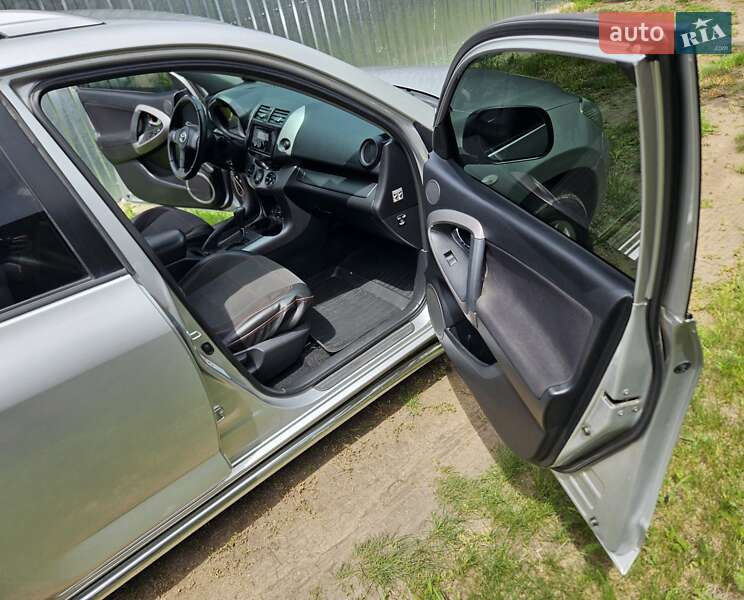 Позашляховик / Кросовер Toyota RAV4 2008 в Первомайську