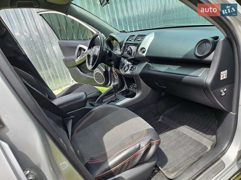 Позашляховик / Кросовер Toyota RAV4 2008 в Первомайську