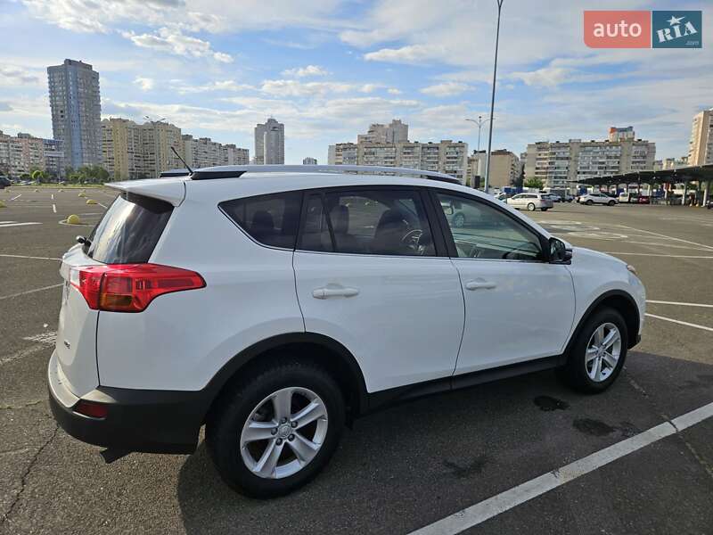 Внедорожник / Кроссовер Toyota RAV4 2013 в Киеве