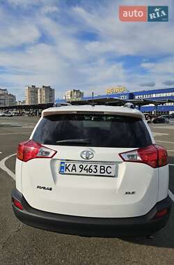 Внедорожник / Кроссовер Toyota RAV4 2013 в 
