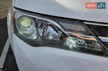 Внедорожник / Кроссовер Toyota RAV4 2013 в 