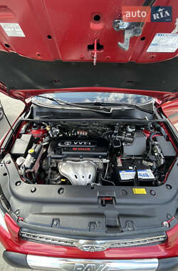 Внедорожник / Кроссовер Toyota RAV4 2008 в 