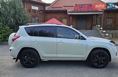 Внедорожник / Кроссовер Toyota RAV4 2010 в 