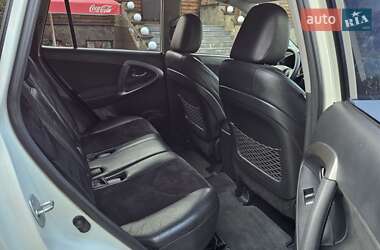 Внедорожник / Кроссовер Toyota RAV4 2010 в 