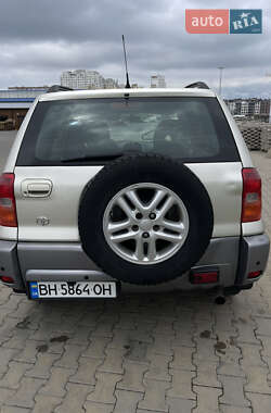 Внедорожник / Кроссовер Toyota RAV4 2002 в 
